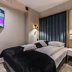 Goralski Pool & Lejlighedshotel