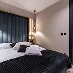 Goralski Pool & 4*
