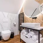 Goralski Pool & 4*