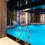 Goralski Pool & شقة فندقية