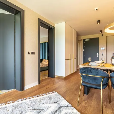 Goralski Pool & Aparthotel Bialka Tatrzanska