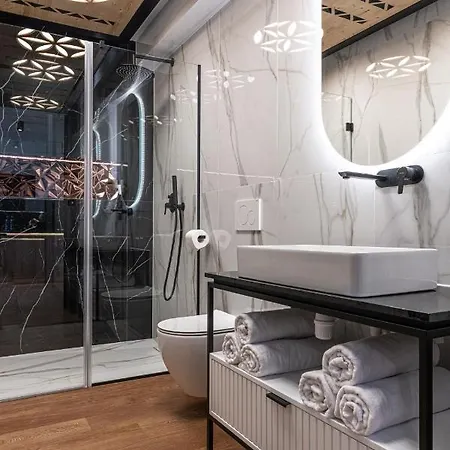 מלון דירות Goralski Pool &