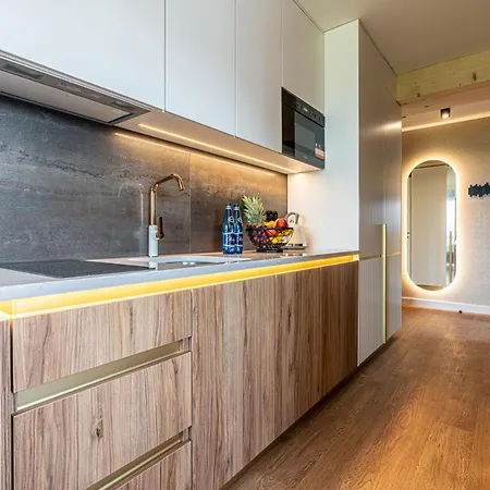 Goralski Pool & מלון דירות 4*