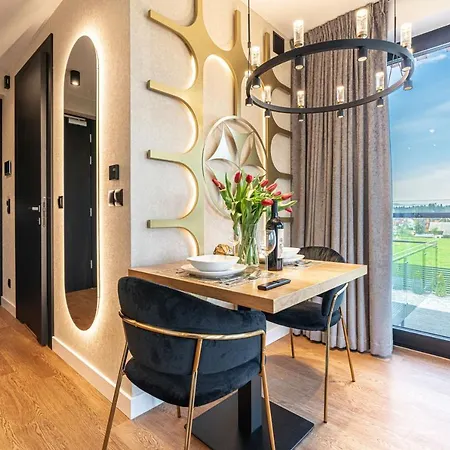 Goralski Pool & מלון דירות ביאלקה טטרנסקה