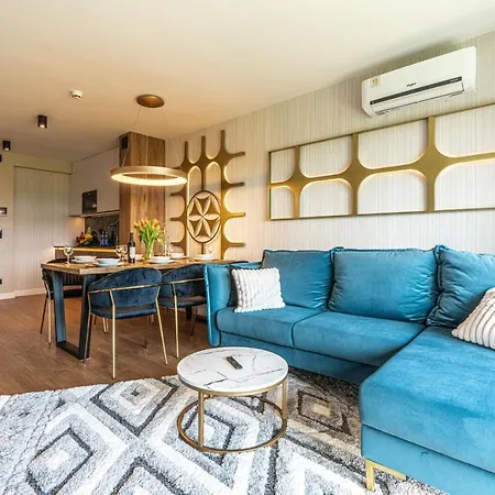 Goralski Pool & מלון דירות 4*