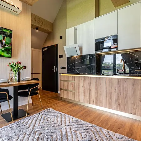 Goralski Pool & מלון דירות 4*